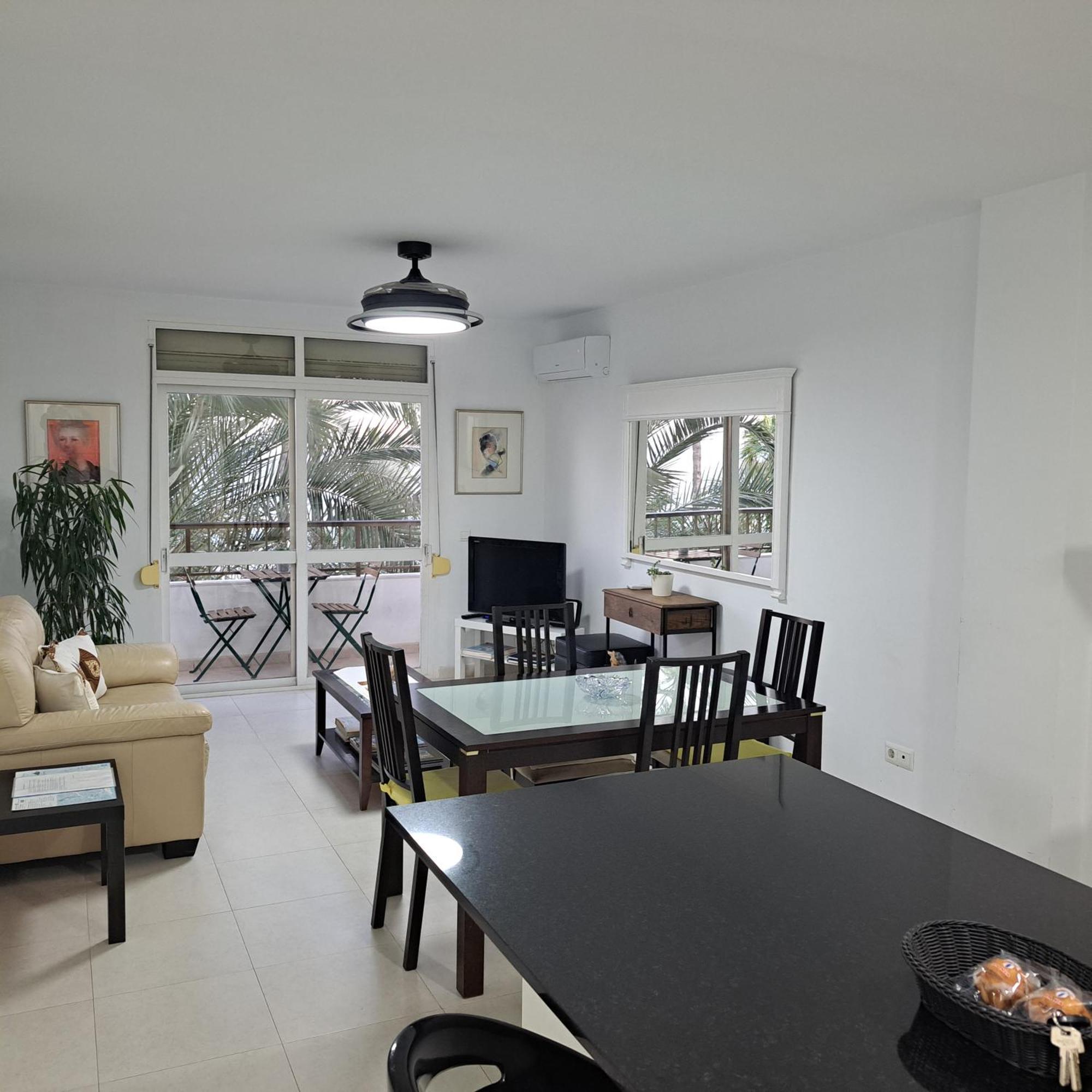 Apartamento Frente A La Playa Piso 3 *